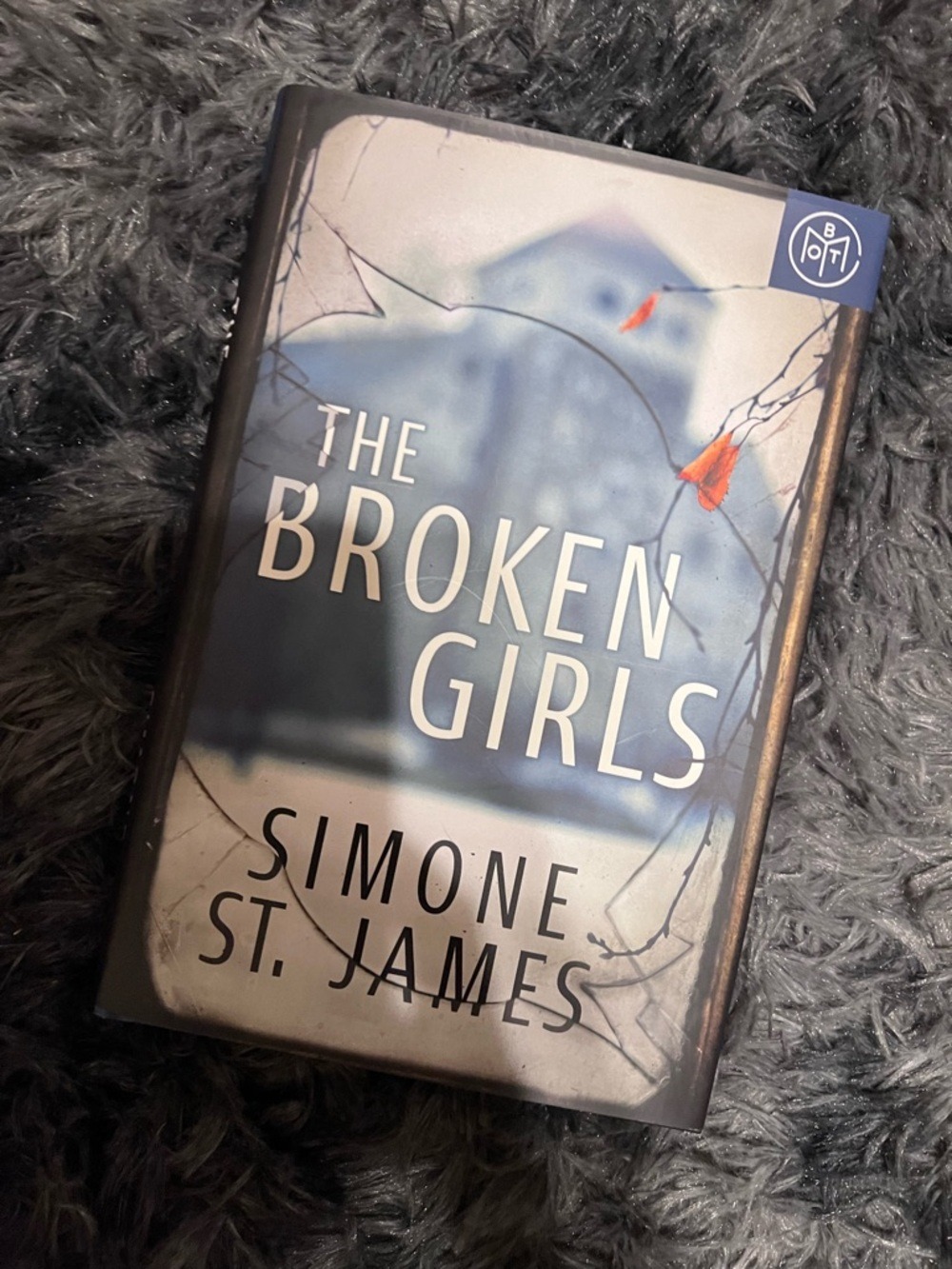 The Broken Girls by Simone St. James - Blue Cover Paperback